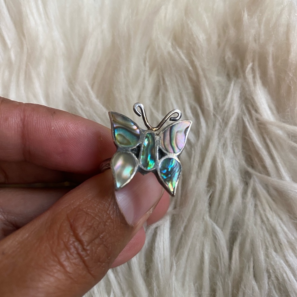 Fantastica silver abalone shell butterfly ring. - Picture 10 of 10